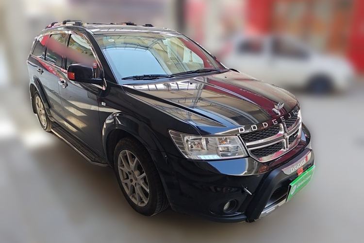 Used Dodge Journey 2015 2.0TD Four-Wheel Drive Luxury Edition Front Right 45 Deg