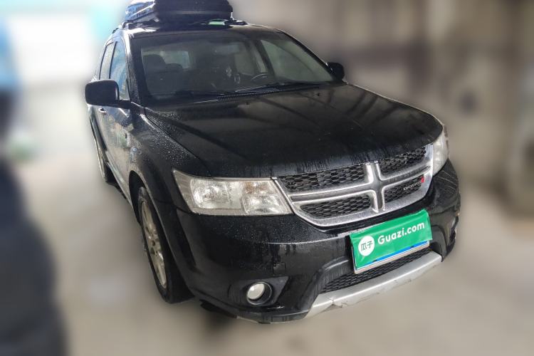 Used Dodge Journey 2015 2.0TD Four-Wheel Drive Luxury Edition Front Right 45 Deg