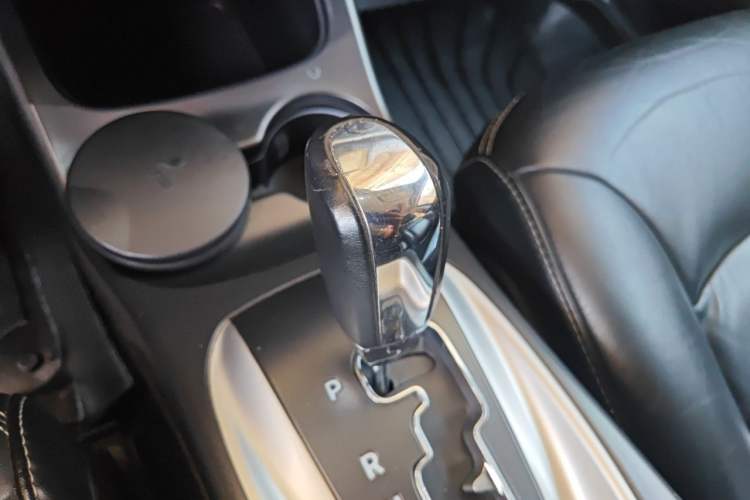 Used Dodge Journey 2015 2.0TD Four-Wheel Drive Luxury Edition Gear Lever