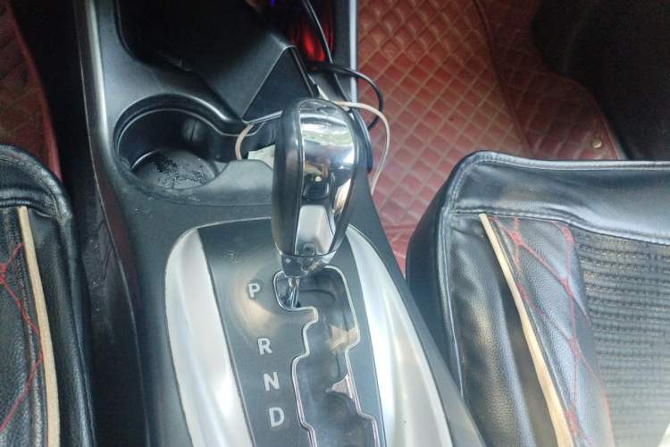 Used Dodge Journey 2015 2.0TD Four-Wheel Drive Luxury Edition Gear Lever