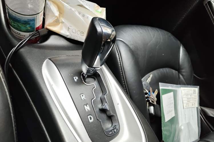 Used Dodge Journey 2015 2.0TD Four-Wheel Drive Luxury Edition Gear Lever