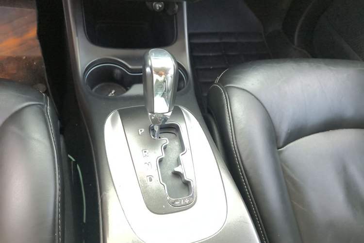 Used Dodge Journey 2015 2.0TD Four-Wheel Drive Luxury Edition Gear Lever