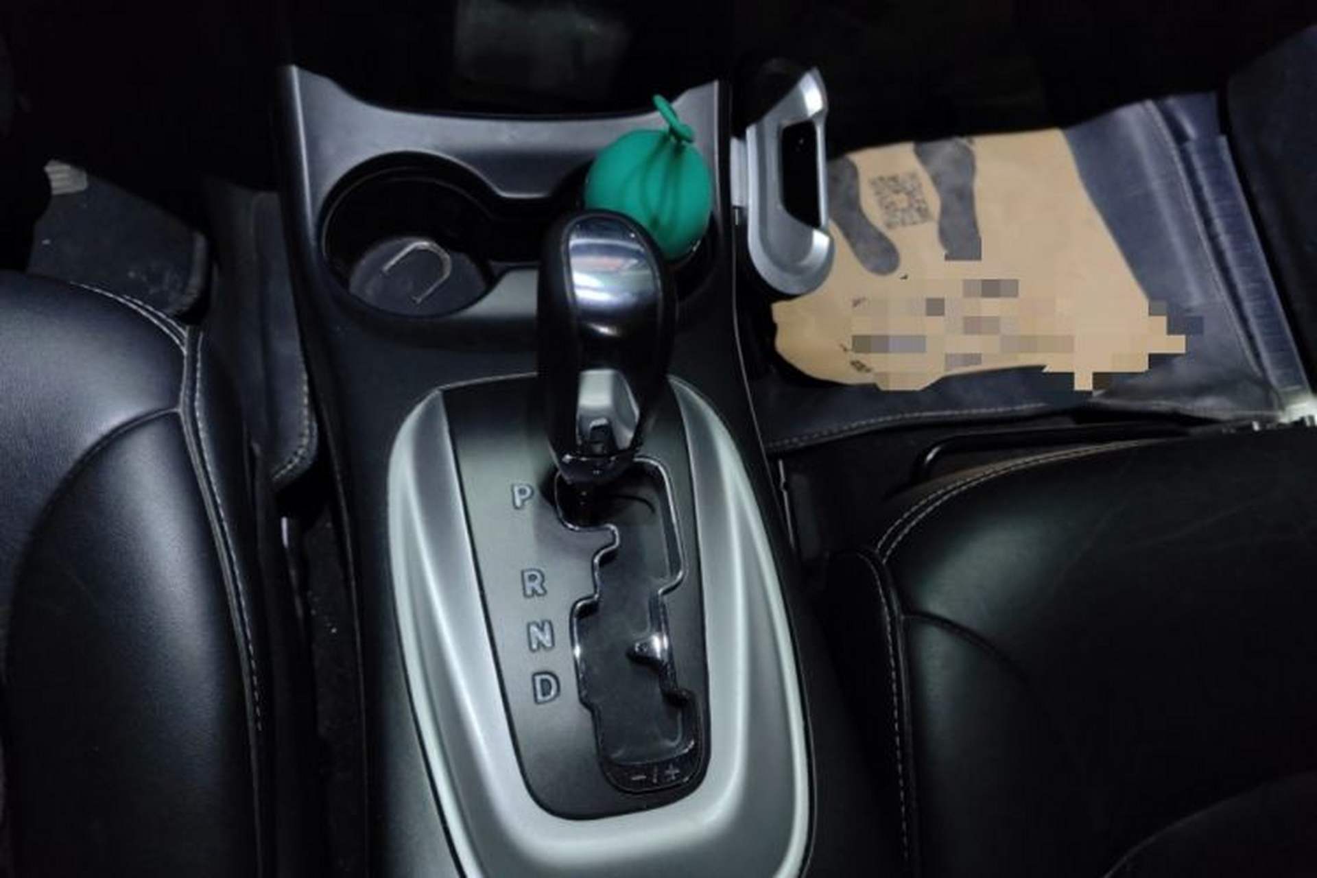 Used Dodge Journey 2015 2.0TD Four-Wheel Drive Luxury Edition Gear Lever
