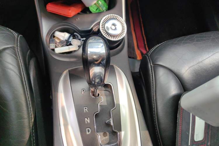 Used Dodge Journey 2015 2.0TD Four-Wheel Drive Luxury Edition Gear Lever