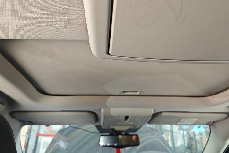 Used Dodge Journey 2015 2.0TD Four-Wheel Drive Luxury Edition Headliner