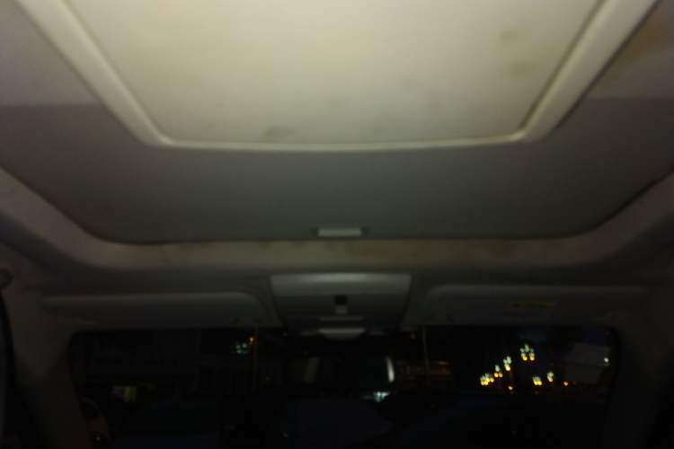 Used Dodge Journey 2015 2.0TD Four-Wheel Drive Luxury Edition Headliner