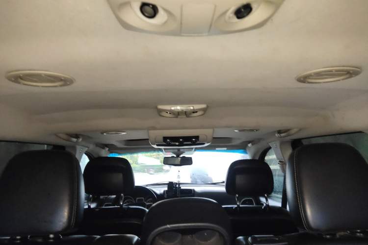 Used Dodge Journey 2015 2.0TD Four-Wheel Drive Luxury Edition Headliner