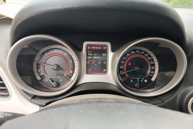 Used Dodge Journey 2015 2.0TD Four-Wheel Drive Luxury Edition Instrument Cluster