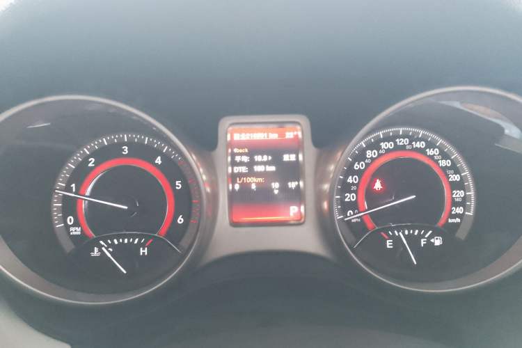 Used Dodge Journey 2015 2.0TD Four-Wheel Drive Luxury Edition Instrument Cluster