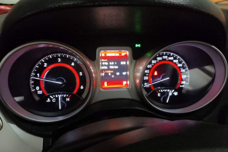 Used Dodge Journey 2015 2.0TD Four-Wheel Drive Luxury Edition Instrument Cluster