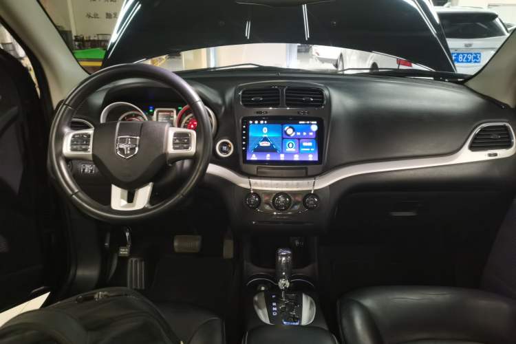 Used Dodge Journey 2015 2.0TD Four-Wheel Drive Luxury Edition Interior 2
