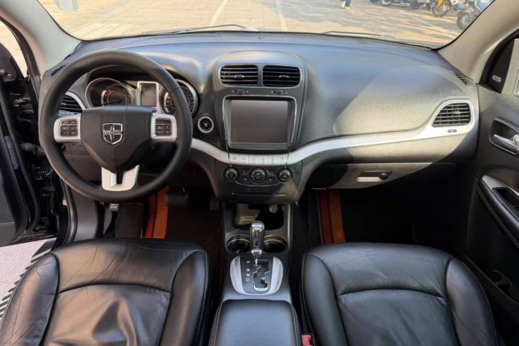 Used Dodge Journey 2015 2.0TD Four-Wheel Drive Luxury Edition Interior 2