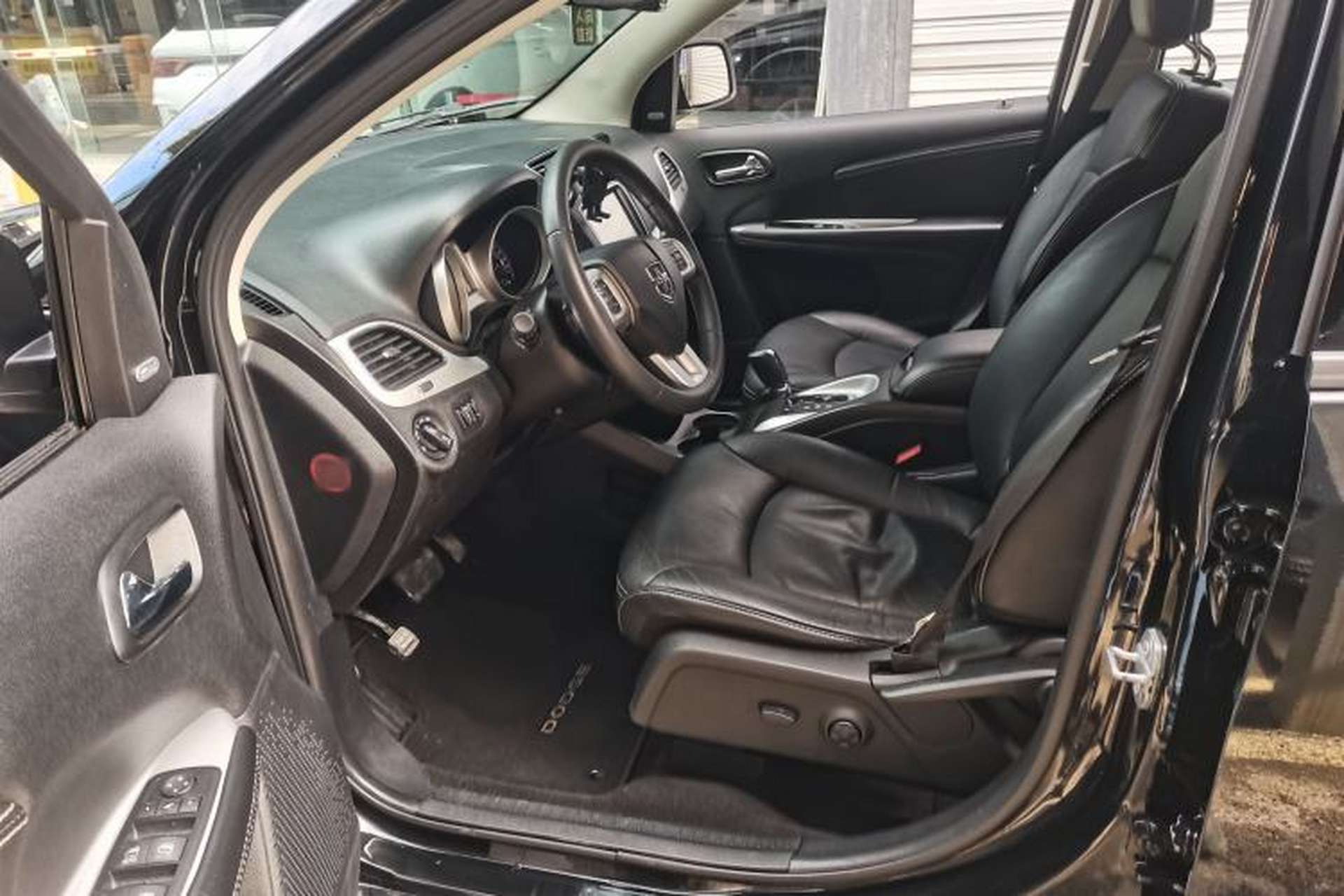 Used Dodge Journey 2015 2.0TD Four-Wheel Drive Luxury Edition Interior 2