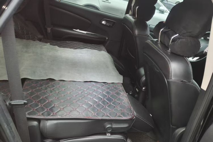Used Dodge Journey 2015 2.0TD Four-Wheel Drive Luxury Edition Interior 3