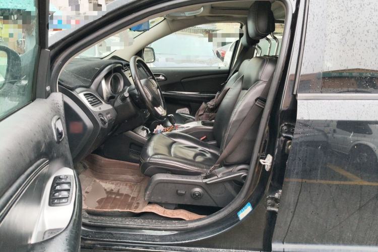 Used Dodge Journey 2015 2.0TD Four-Wheel Drive Luxury Edition Left Front Seat
