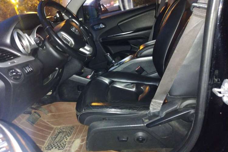 Used Dodge Journey 2015 2.0TD Four-Wheel Drive Luxury Edition Left Front Seat