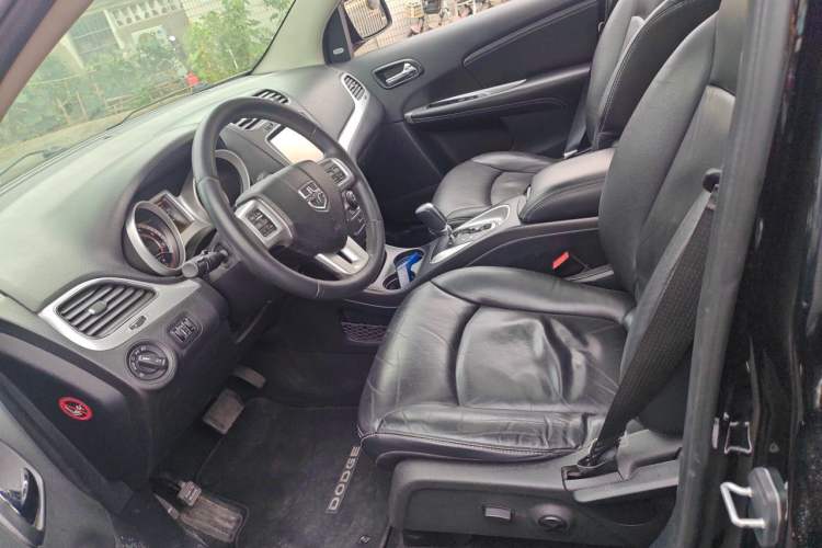 Used Dodge Journey 2015 2.0TD Four-Wheel Drive Luxury Edition Left Front Seat