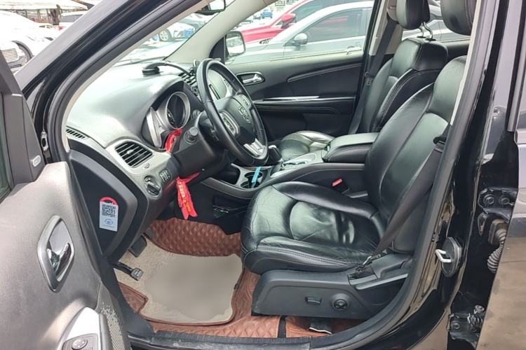 Used Dodge Journey 2015 2.0TD Four-Wheel Drive Luxury Edition Left Front Seat