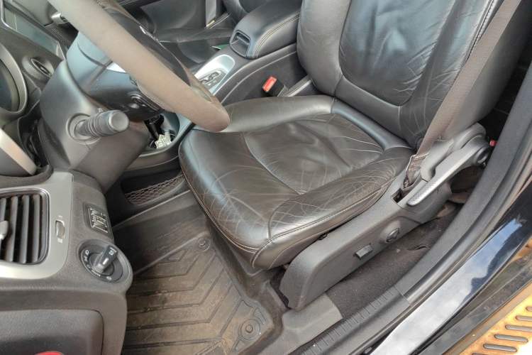 Used Dodge Journey 2015 2.0TD Four-Wheel Drive Luxury Edition Left Front Seat