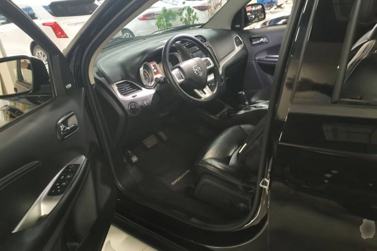 Used Dodge Journey 2015 2.0TD Four-Wheel Drive Luxury Edition Left Front Seat