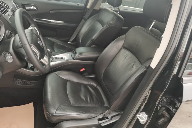 Used Dodge Journey 2015 2.0TD Four-Wheel Drive Luxury Edition Left Front Seat