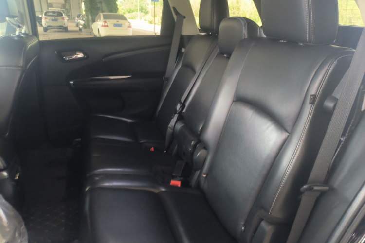 Used Dodge Journey 2015 2.0TD Four-Wheel Drive Luxury Edition Left Rear Seat