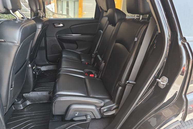 Used Dodge Journey 2015 2.0TD Four-Wheel Drive Luxury Edition Left Rear Seat