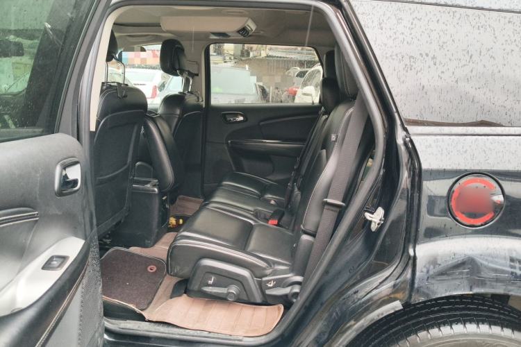 Used Dodge Journey 2015 2.0TD Four-Wheel Drive Luxury Edition Left Rear Seat