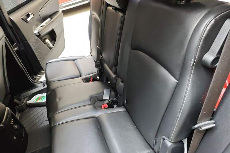 Used Dodge Journey 2015 2.0TD Four-Wheel Drive Luxury Edition Left Rear Seat