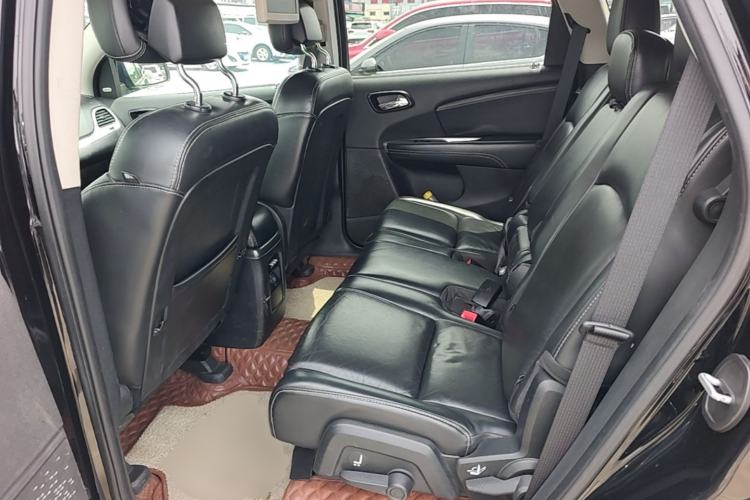 Used Dodge Journey 2015 2.0TD Four-Wheel Drive Luxury Edition Left Rear Seat