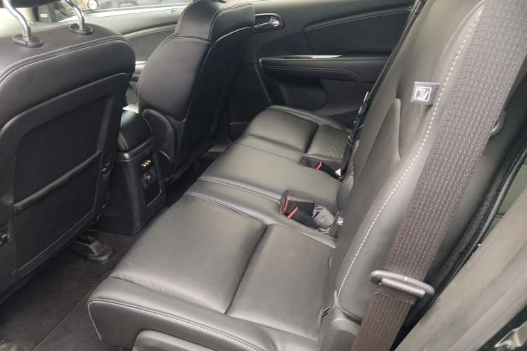 Used Dodge Journey 2015 2.0TD Four-Wheel Drive Luxury Edition Left Rear Seat