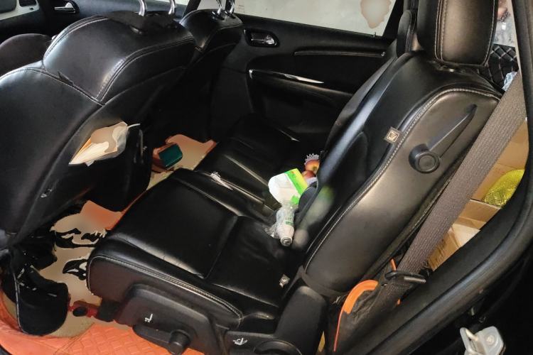 Used Dodge Journey 2015 2.0TD Four-Wheel Drive Luxury Edition Left Rear Seat