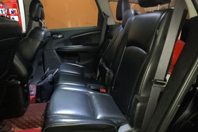 Used Dodge Journey 2015 2.0TD Four-Wheel Drive Luxury Edition Left Rear Seat