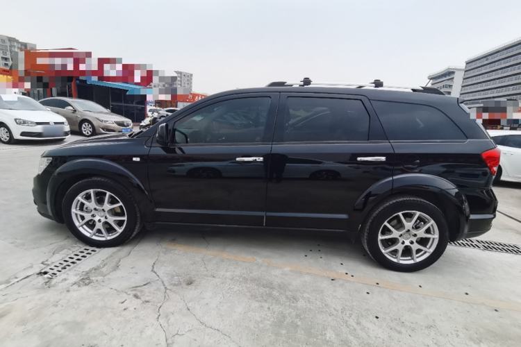 Used Dodge Journey 2015 2.0TD Four-Wheel Drive Luxury Edition Left Side