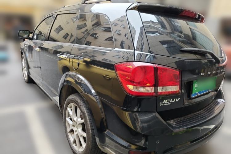 Used Dodge Journey 2015 2.0TD Four-Wheel Drive Luxury Edition Rear Left 45 Deg