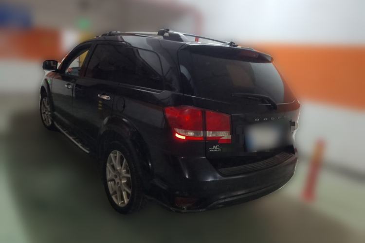 Used Dodge Journey 2015 2.0TD Four-Wheel Drive Luxury Edition Rear Left 45 Deg