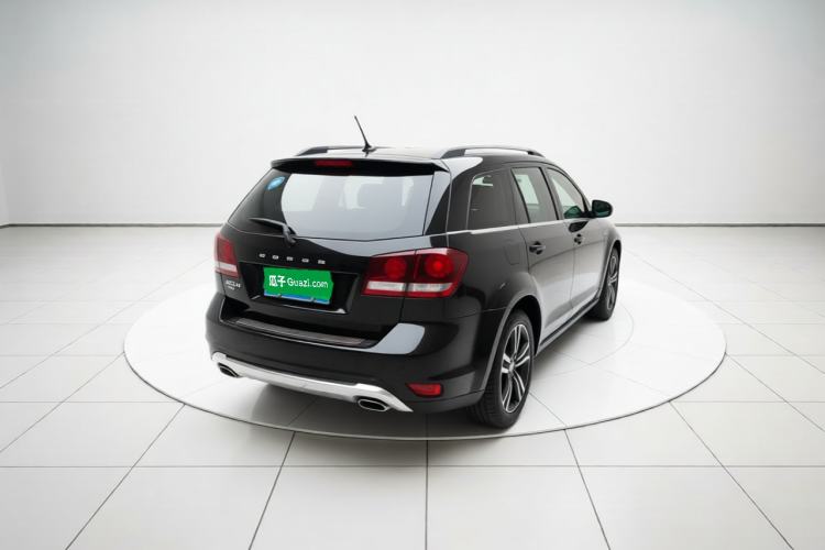 Used Dodge Journey 2015 2.0TD Four-Wheel Drive Luxury Edition Rear Right 45 Deg
