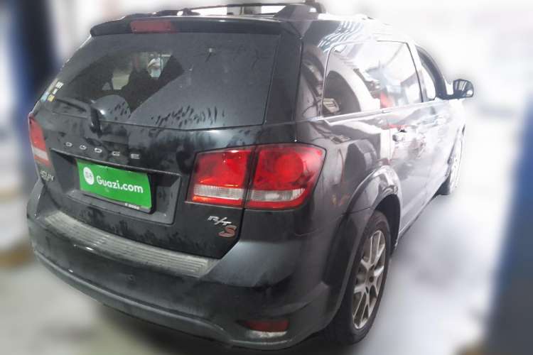Used Dodge Journey 2015 2.0TD Four-Wheel Drive Luxury Edition Rear Right 45 Deg