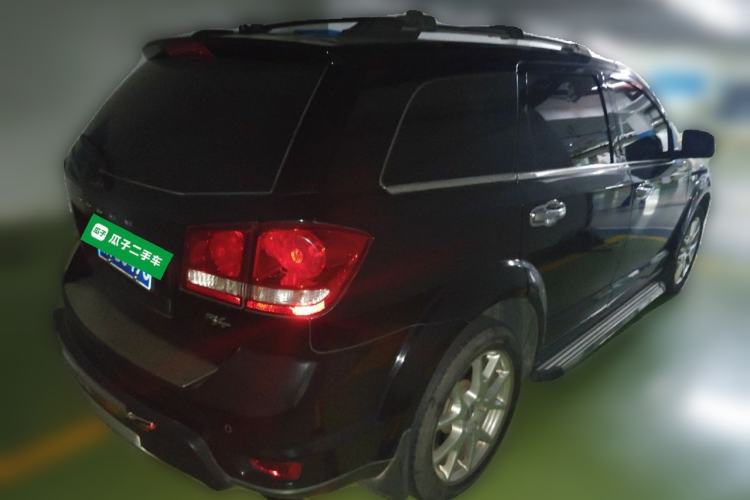 Used Dodge Journey 2015 2.0TD Four-Wheel Drive Luxury Edition Rear Right 45 Deg