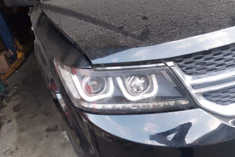 Used Dodge Journey 2015 2.0TD Four-Wheel Drive Luxury Edition Right Front Headlight