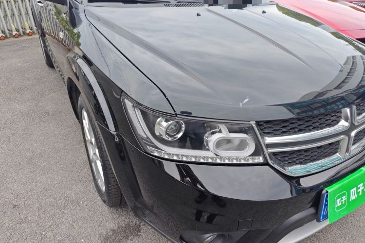 Used Dodge Journey 2015 2.0TD Four-Wheel Drive Luxury Edition Right Front Headlight