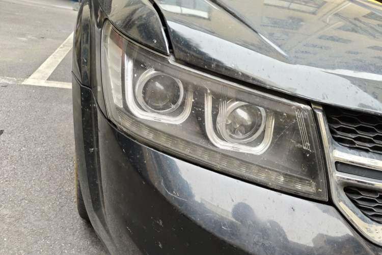Used Dodge Journey 2015 2.0TD Four-Wheel Drive Luxury Edition Right Front Headlight