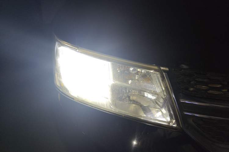 Used Dodge Journey 2015 2.0TD Four-Wheel Drive Luxury Edition Right Front Headlight