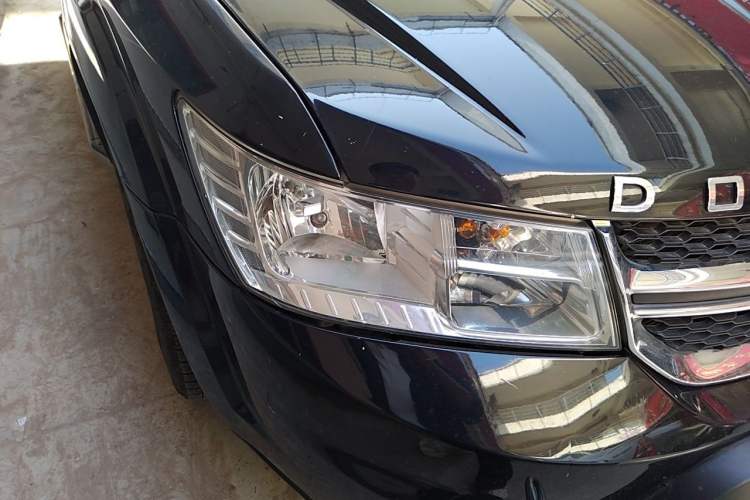 Used Dodge Journey 2015 2.0TD Four-Wheel Drive Luxury Edition Right Front Headlight