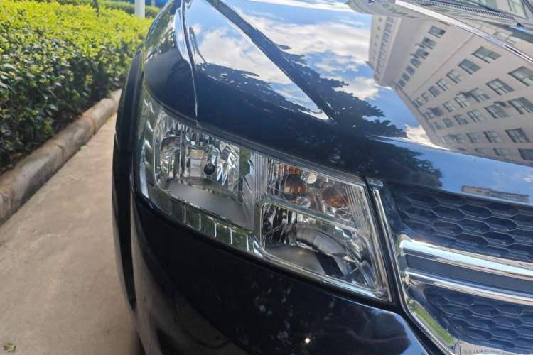 Used Dodge Journey 2015 2.0TD Four-Wheel Drive Luxury Edition Right Front Headlight