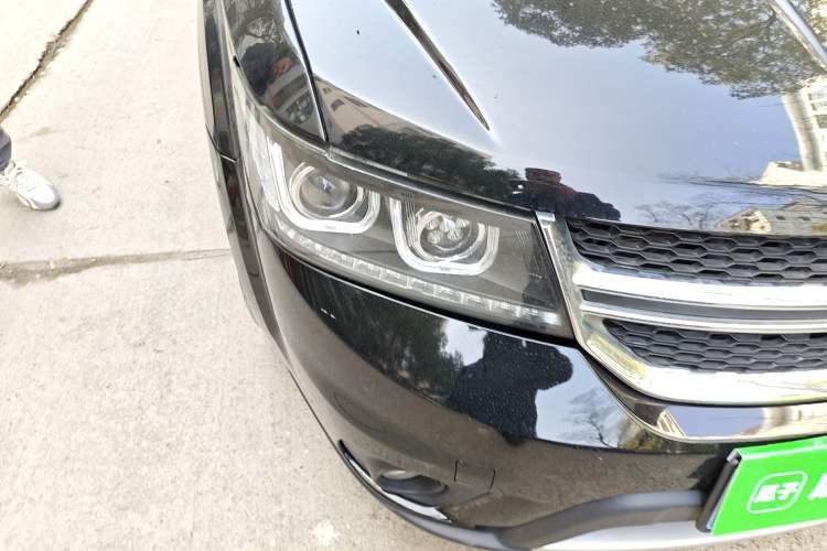 Used Dodge Journey 2015 2.0TD Four-Wheel Drive Luxury Edition Right Front Headlight