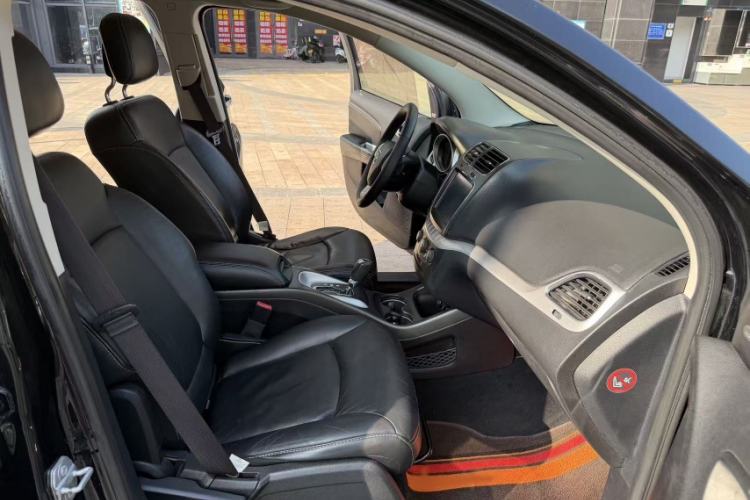 Used Dodge Journey 2015 2.0TD Four-Wheel Drive Luxury Edition Right Front Seat