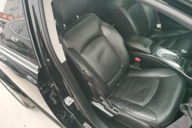 Used Dodge Journey 2015 2.0TD Four-Wheel Drive Luxury Edition Right Front Seat