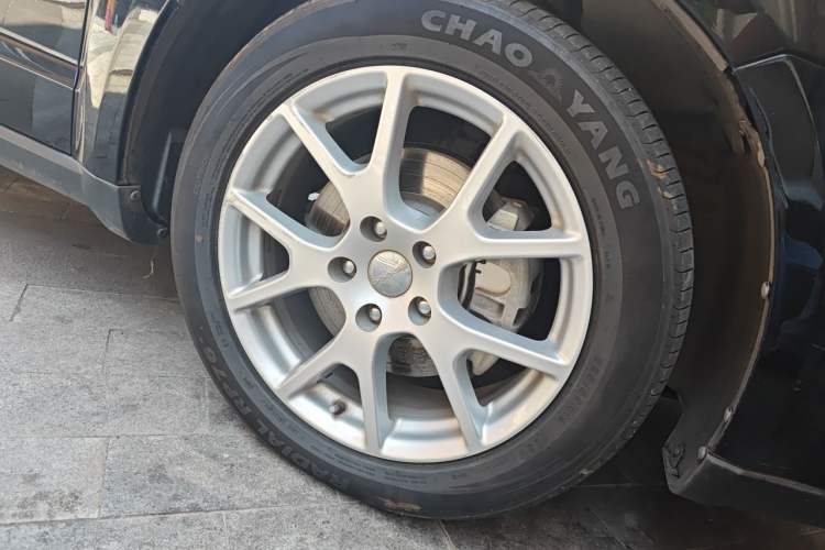 Used Dodge Journey 2015 2.0TD Four-Wheel Drive Luxury Edition Right Front Wheel Hub