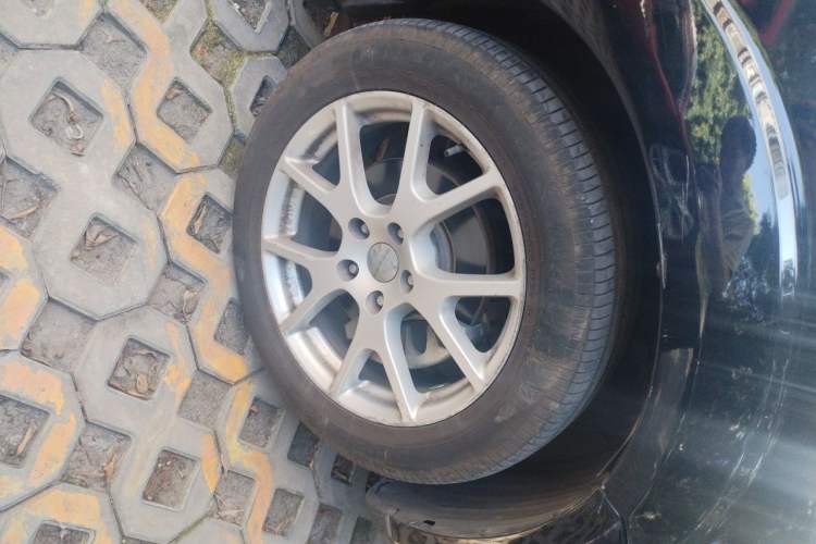 Used Dodge Journey 2015 2.0TD Four-Wheel Drive Luxury Edition Right Front Wheel Hub